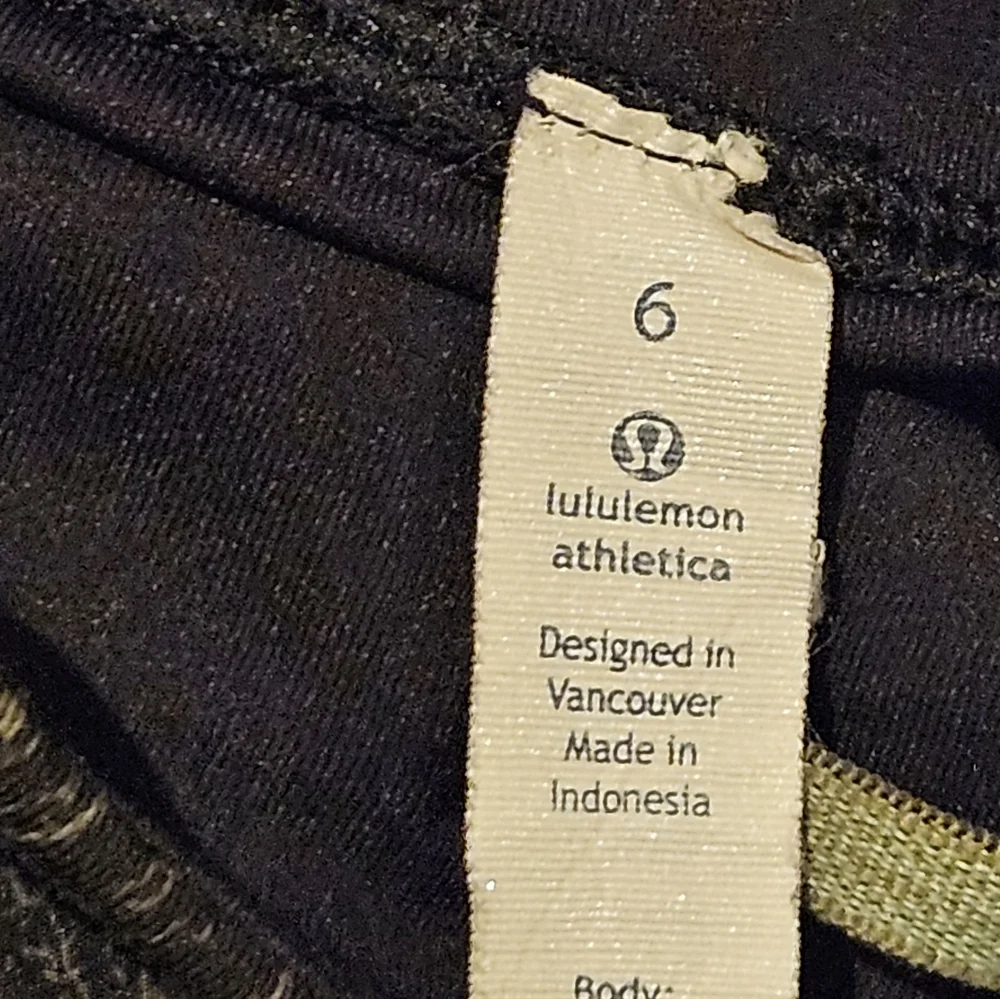 Lululemon Leggings Sz 6 Fresh Mesh with Side Pockets Green Black